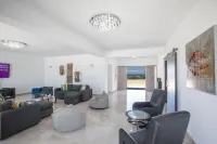 Villa Sienna, Fabulous 6Bdr Protaras Villa