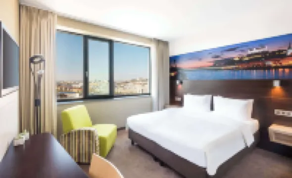 ليندنر هوتل براتيسلافا، بارت أوفيجي د ي باي هيات فنادق في 