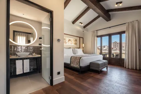 Áurea Toledo by Eurostars Hotel Company Отели рядом с достопримечательностью «Ворота Камброн»