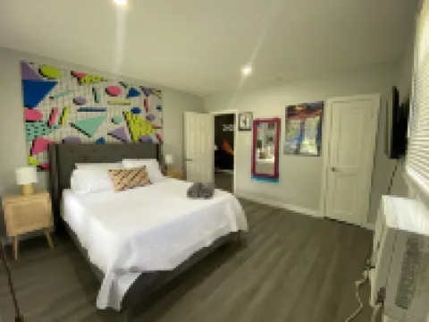 ท็อทัลลี่ 80's โรงแรมในแซนฟอร์ด