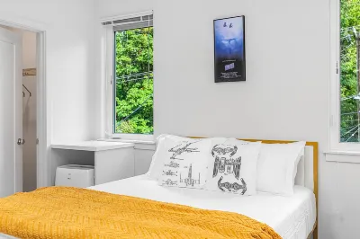 Solo's Smuggler Suite Hotels in 