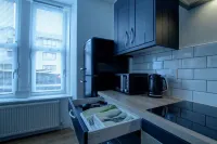 Dundee - 1 Bed - Sleeps 4 - Free Parking