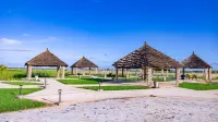 Seaview - Sleeps 3 - Access to Beach - Bakau