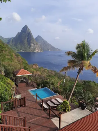 Moringa Villa Отели рядом с достопримечательностью «Анс Частанет Бич»