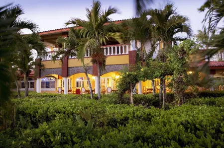 Las Olas Beach Resort