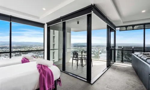 Circle on Cavill - Self Contained & Privately Managed Apartments - Wow Stay