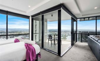 Circle on Cavill - Self Contained & Privately Managed Apartments - Wow Stay