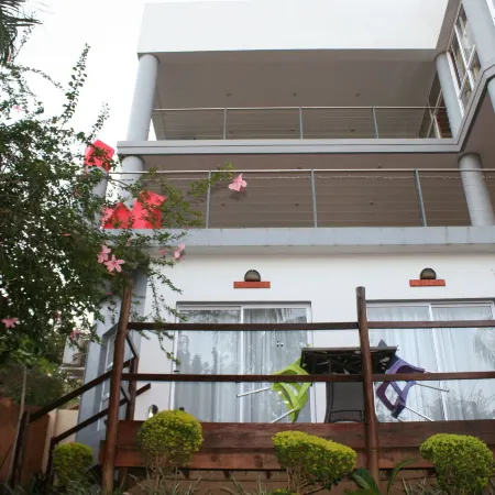 Villa-Candilabra Guesthouse