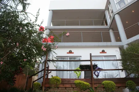 Villa-Candilabra Guesthouse