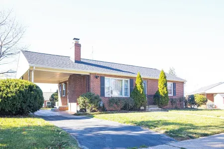 Quiet, Safe Nest-Minutes to Everything