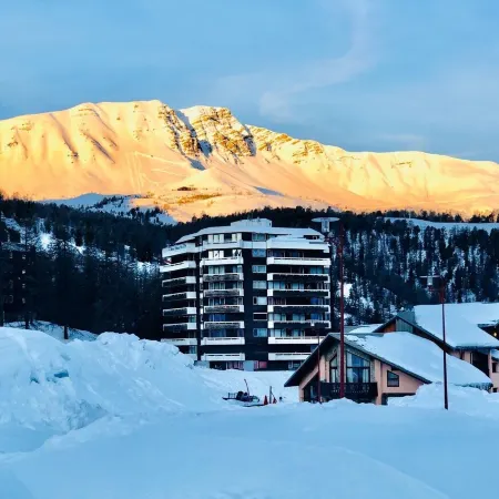 58 m2 apartment warm at the foot of the slopes with open views south