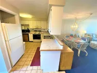 Oceanfront, Poolside, Summerwinds, ton of amenities Отели в г. Индиан Бич