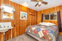 Classic Lake Sallie Hideaway with Wonderful Sunset Views