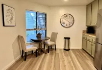 Beachfront Paradise 10 steps from the Beach. Heated Pool, Spa, Sauna. No fees 포트허냄 호텔