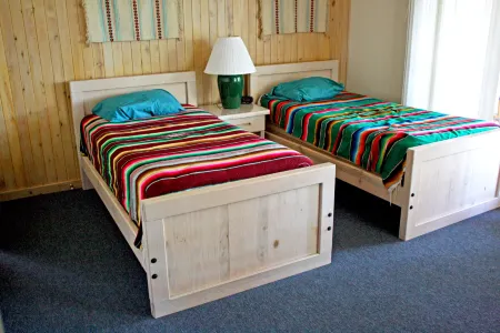 Charming Canal Retreat with Kayak Access - Elegant Coastal Haven