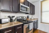 Modern Comfort and Gourmet Kitchen - Chic Music-Inspired Retreat