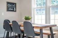 Cozy Space with Modern Kitchen and Fast Wifi - Charming Ranch Retreat