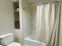 Stylish Retreat W/Pool&GYM+Parking 10Min to Cedars