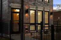 Sophisticated Amenities and Cultural Heritage - Elegant Urban Oasis