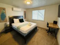 Stylish Urban Retreat and Cozy Comforts - Elegant Getaway