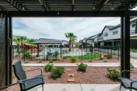 Community Pool, Paddleboards, Kayaks and Gym - Stunning Escape