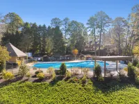 Stunning Lake View Retreat - Steps from Water's Edge Hotels in Taylortown