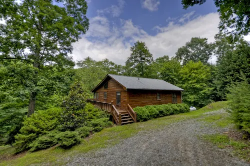 Charming Creek Front Oasis with Hot Tub and Game Room - Cozy Retreat