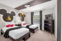 Screened Pool and Resort-Style Amenities - Charming Oasis Hotels in Four Corners