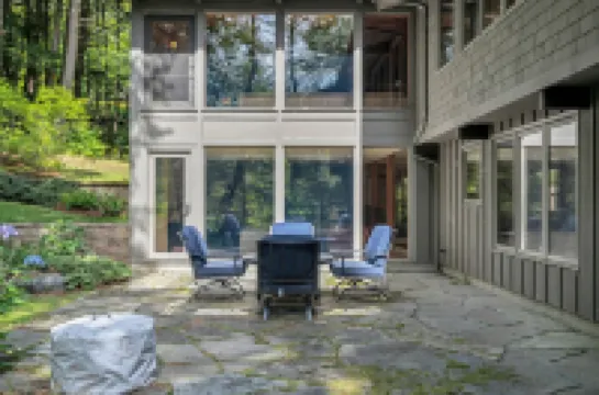 Private Hot Tub, Sauna and Game Room - Stunning Tranquil Escape