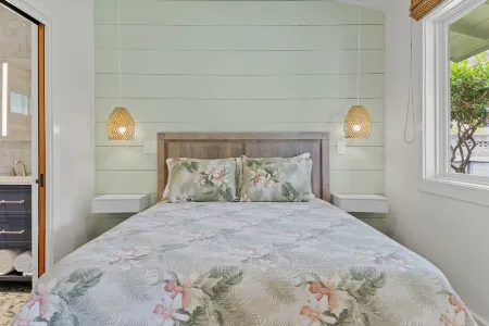 Charming Cottage with Pool and Tropical Garden - Delightful Oasis