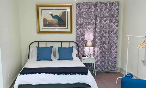 Charming Urban Retreat with Relaxing Outdoor Space - Elegant Sanctuary Hotels in Shelby County