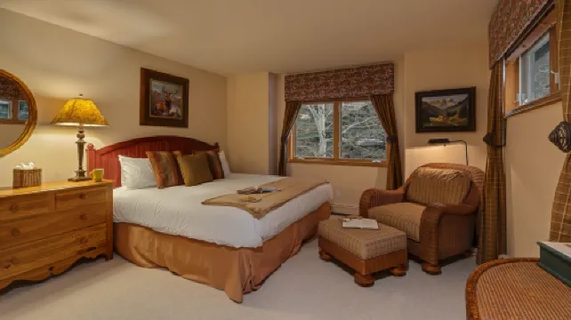 Stunning Arrowhead Residence with Entertainment Area - Cozy Retreat