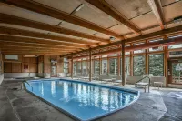 Stunning Mountain Views and Relaxing Hot Tub - Exquisite Alpine Retreat