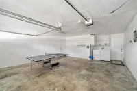 Covered Patio, Game Room and Convenient Amenities - Stylish Retreat Hotel a Pasadena
