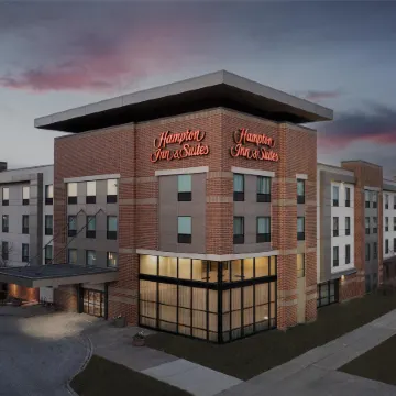 Hampton Inn & Suites Omaha-Downtown