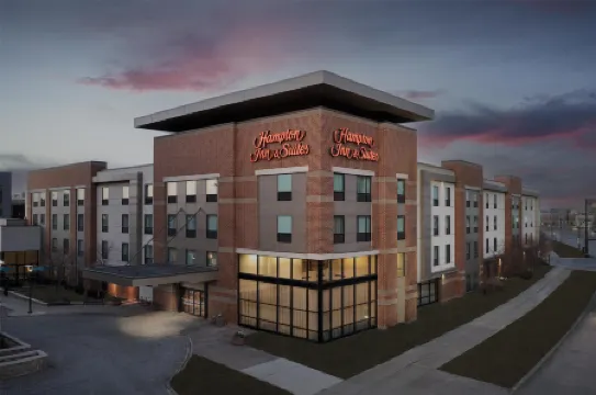 Hampton Inn & Suites Omaha-Downtown