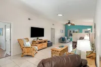 Tiki Oasis: 3B/2B Private Pool Home Sleeps 8