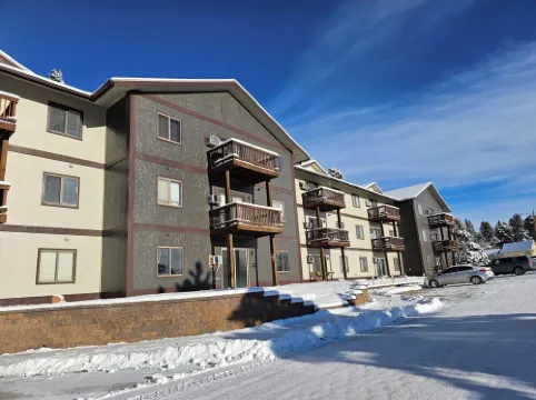 2 King Suites w/Private Baths, Near Deadwood & Terry Peak, Black Hills City View