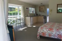 Ash Grove Boutique Motel