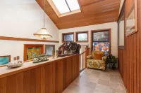 Coles Bay Vacation Retreat Hotels in Capital Regional District