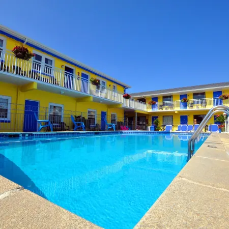 Nantucket Inn & Suites