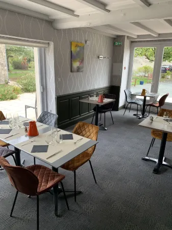 Logis Domaine du Prieuré Отели в г. Пурсе-Гарно