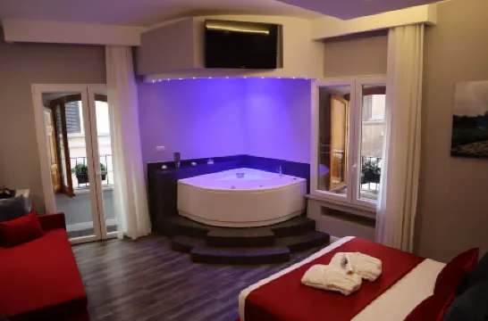 納沃納米利納套房酒店