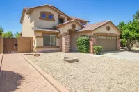 Amazing Pool/Comfy King/Queen/BBQ Hotels near Promenade at Casa Grande