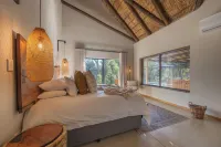 Ukanyi Luxury Villa Hotels in Kampersrus AH