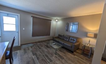 Thunderhill Motel and Suites - Housity