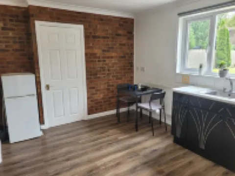 1 Bedroom - Sleeps 3 - Free Parking