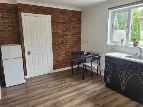 1 Bedroom - Sleeps 3 - Free Parking - Homestays