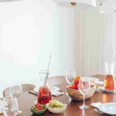 Stay in Apartments - D. Hugo 23 Dining/Meeting Rooms