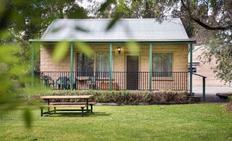 Grampians View Cottages and Units